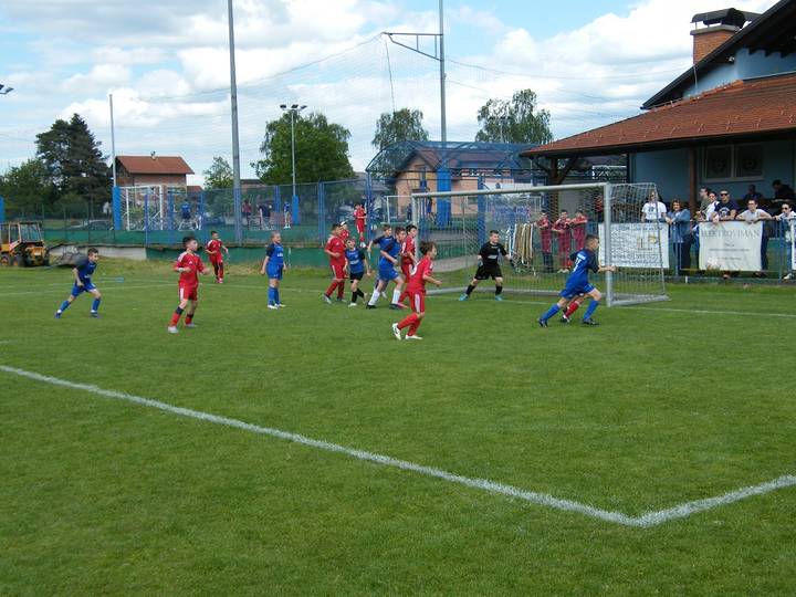 Nogomet – u Bistri održan tradicionalni turnir „Bistra Cup“ za limače, a seniori upisali poraz od HAŠK-a 1903 - fotografija 2
