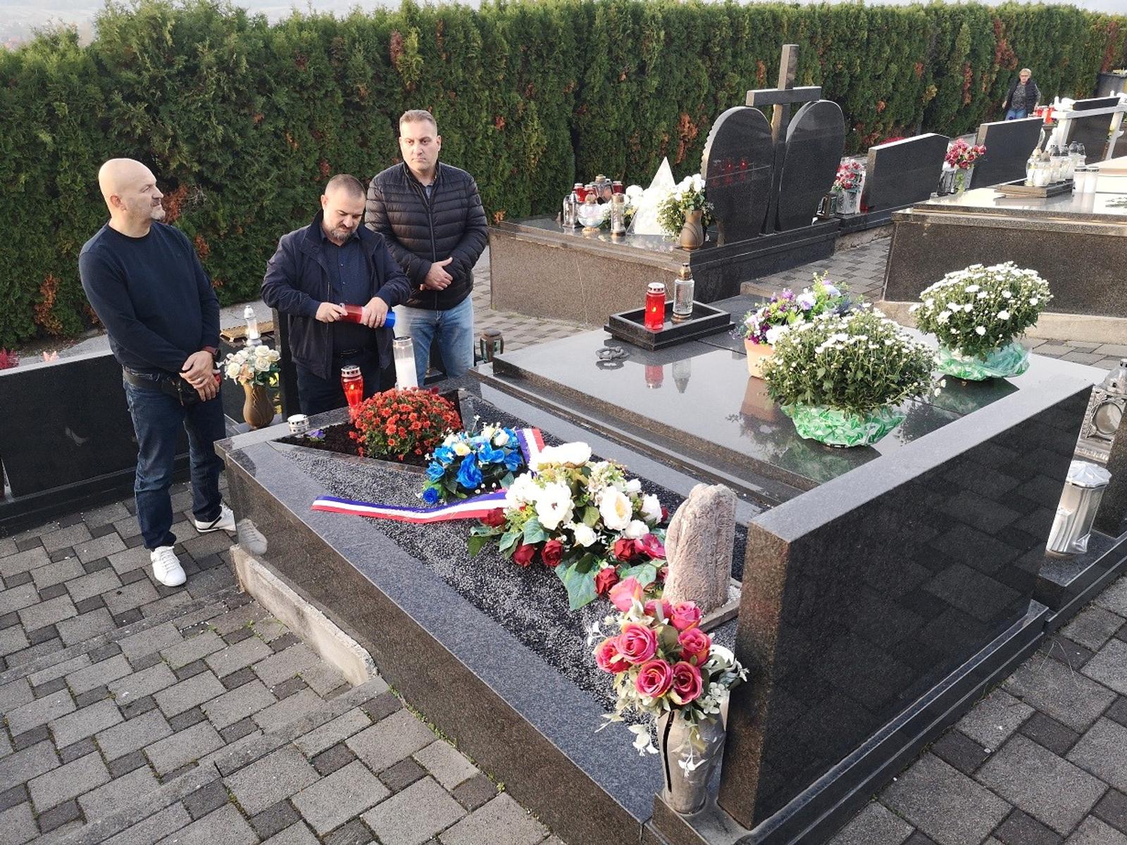Obilježen blagdan Svih svetih - fotografija 5