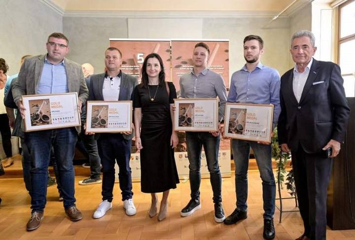 OPG Kukec – novo zlatno i srebrno odličje za bučina ulja - fotografija 2