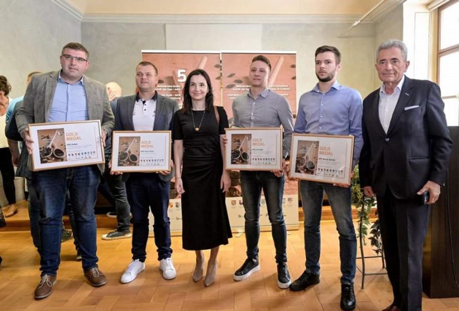 OPG Kukec – novo zlatno i srebrno odličje za bučina ulja - fotografija 2
