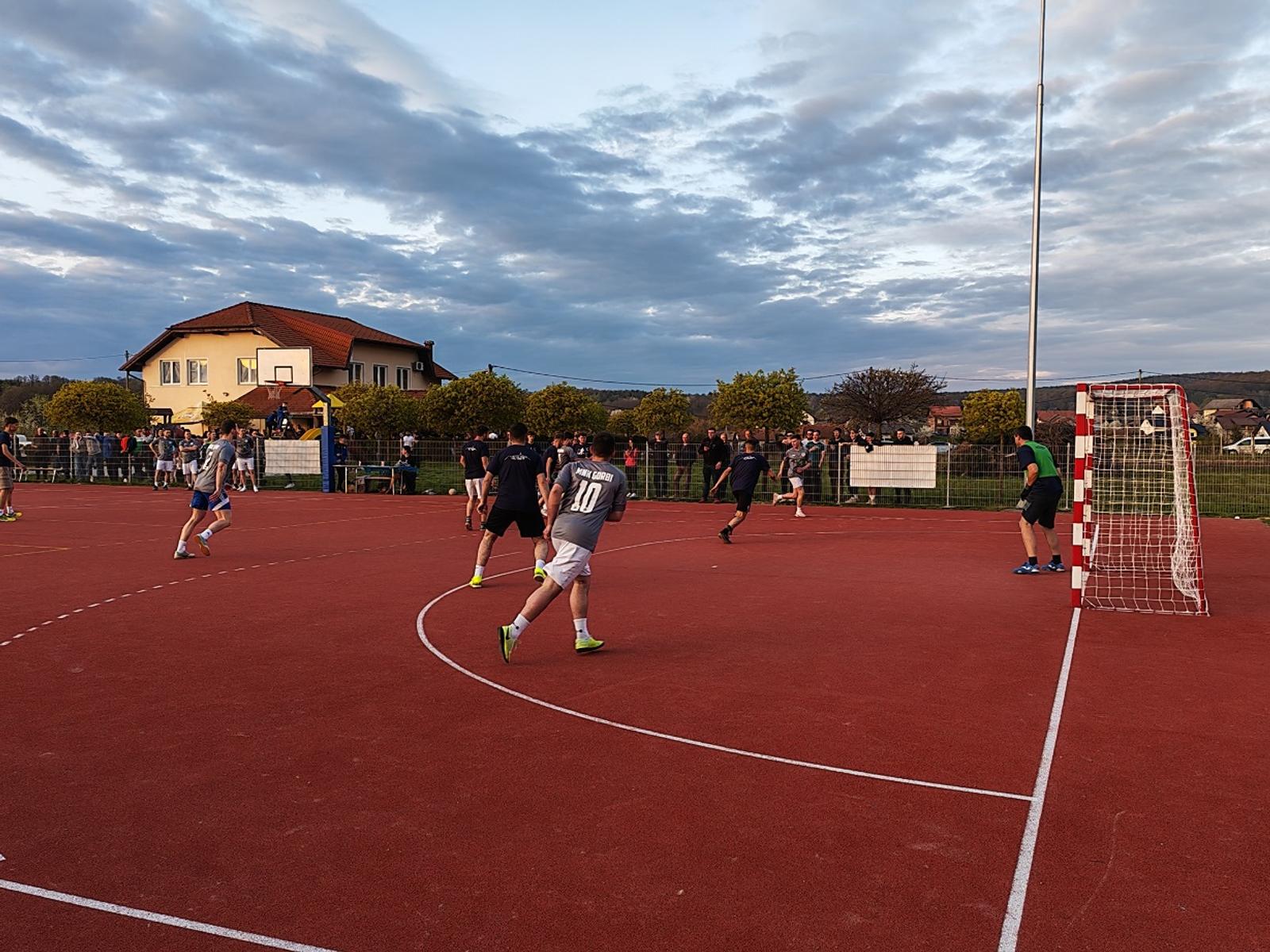 Nogomet – Gorbi najbolji na turniru udruga - fotografija 3