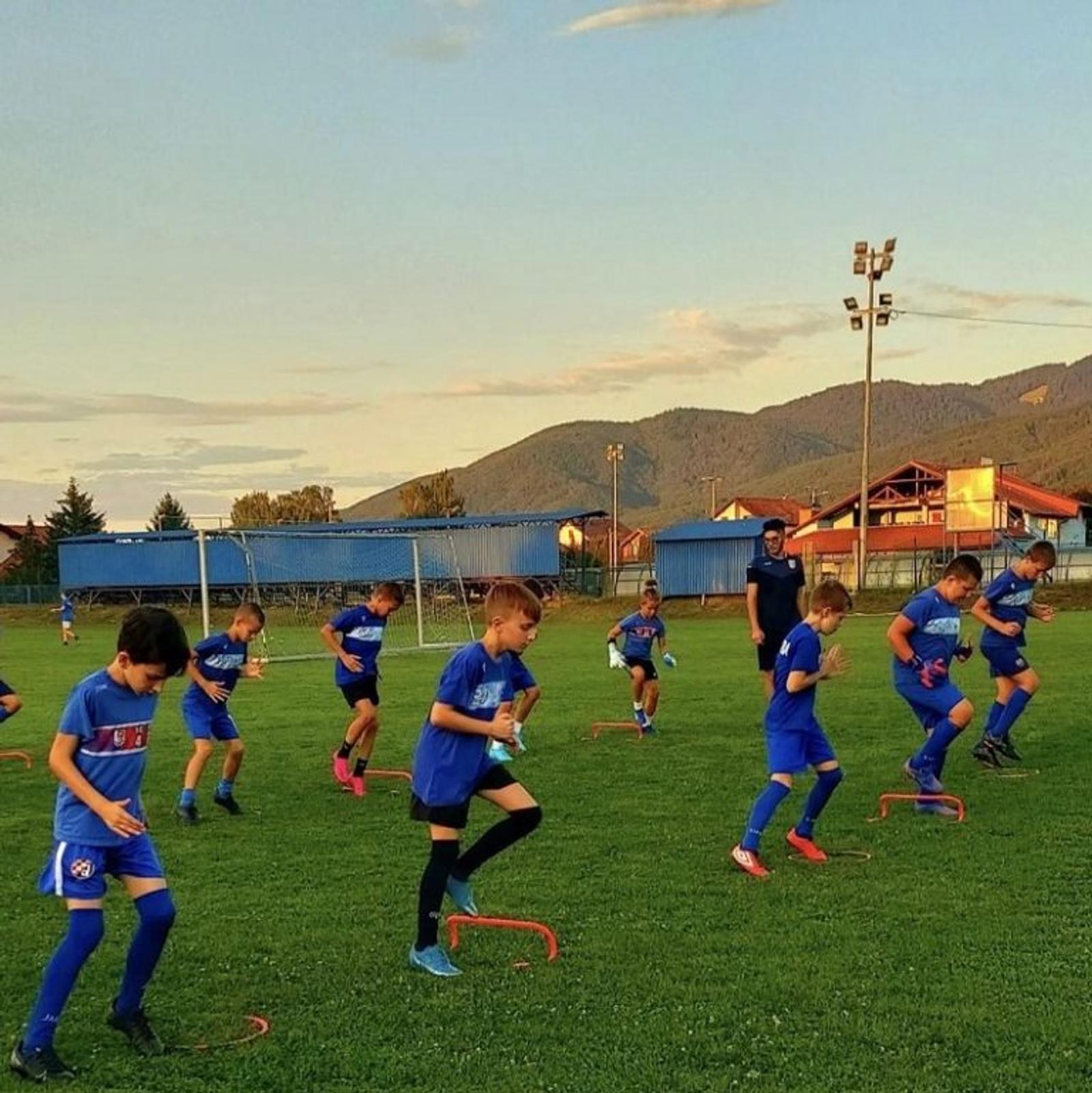 Nogomet – limači u pripremama za Barcelonu a seniorima bod u Lukavcu - fotografija 1