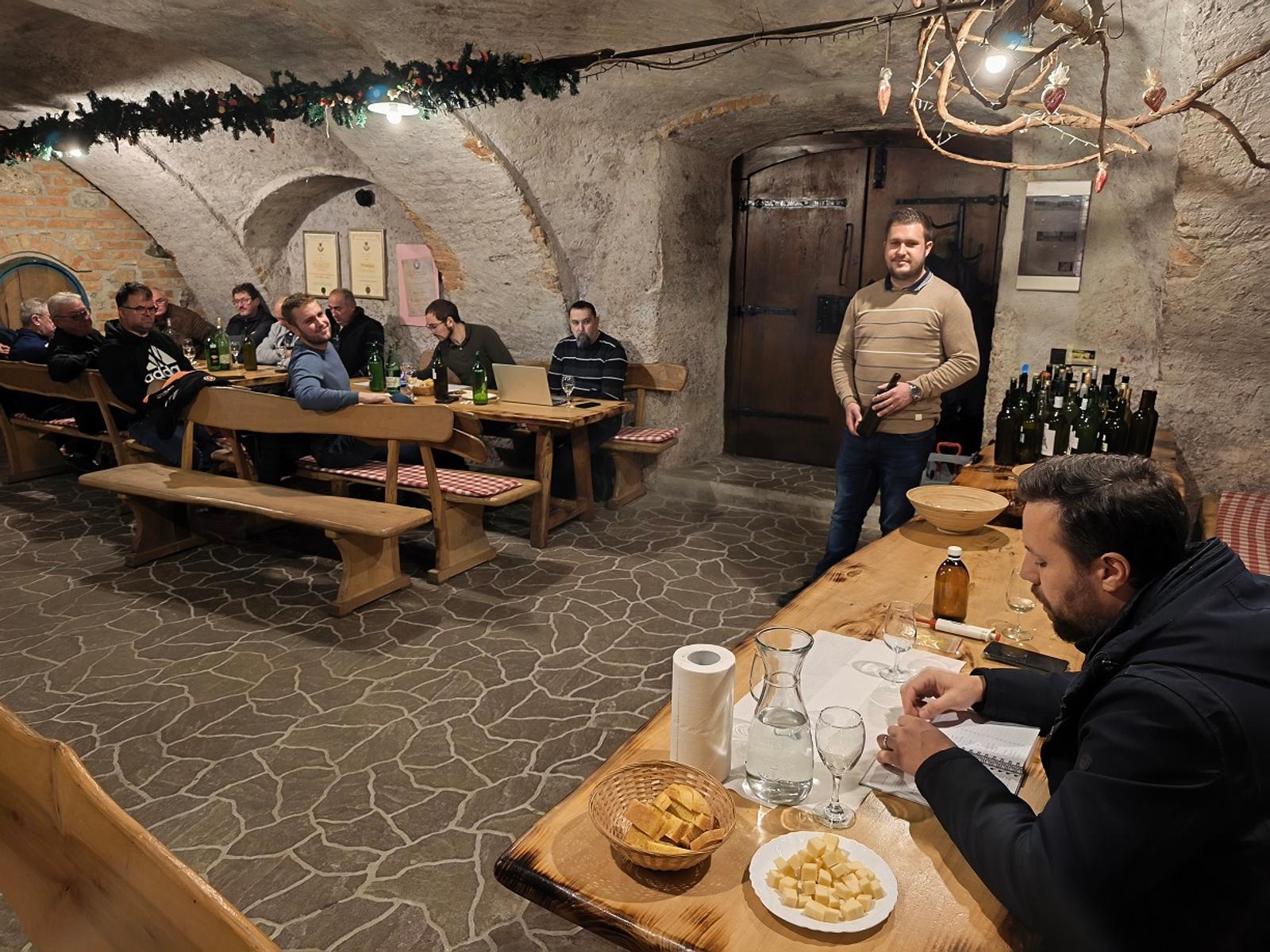 Udruga vinogradara – održali prvo kušanje vina - fotografija 1