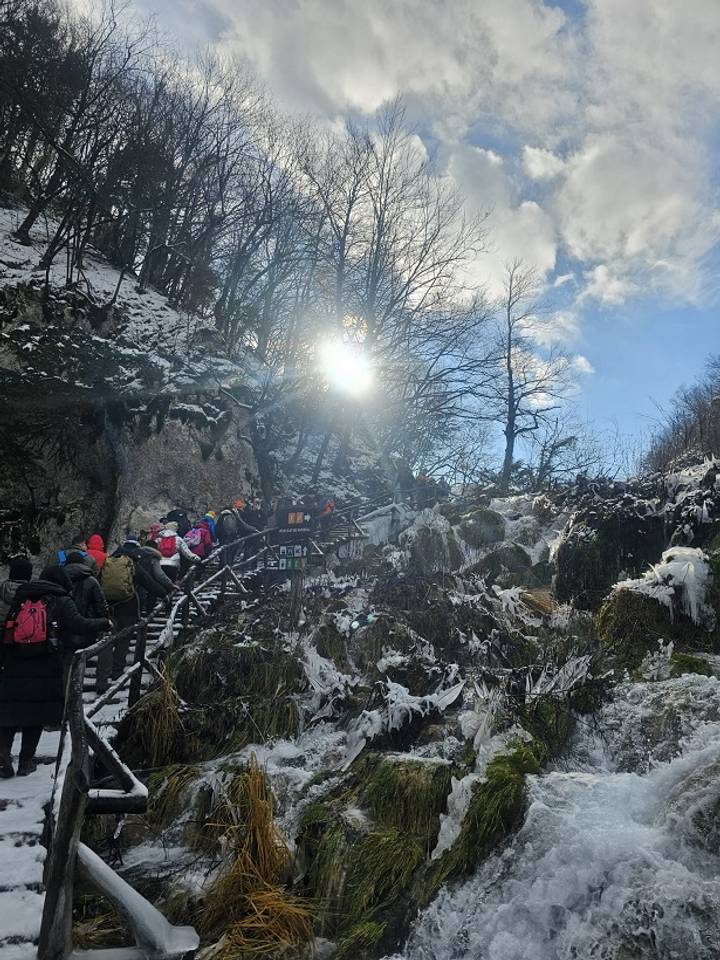 PD Bistra – novu planinarsku sezonu otvorili izletom na Plitvice - fotografija 1