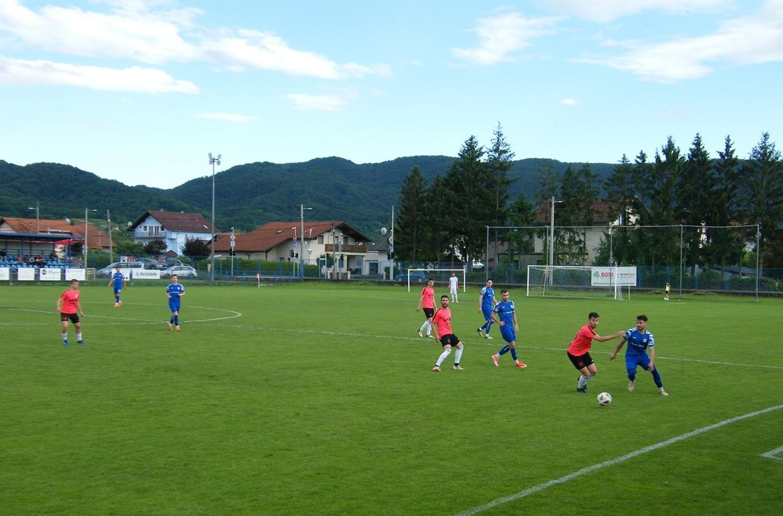 Nogomet – Bistra pobjedom zaključila sezonu - fotografija 2