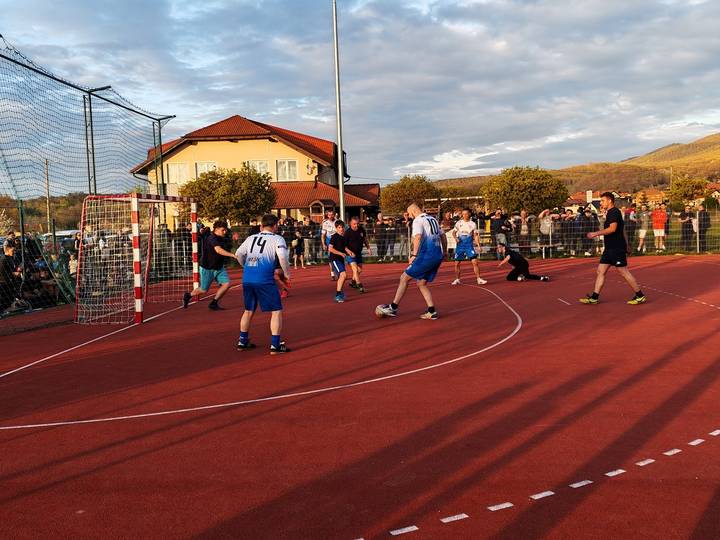 Nogomet – Gorbi najbolji na turniru udruga - fotografija 1