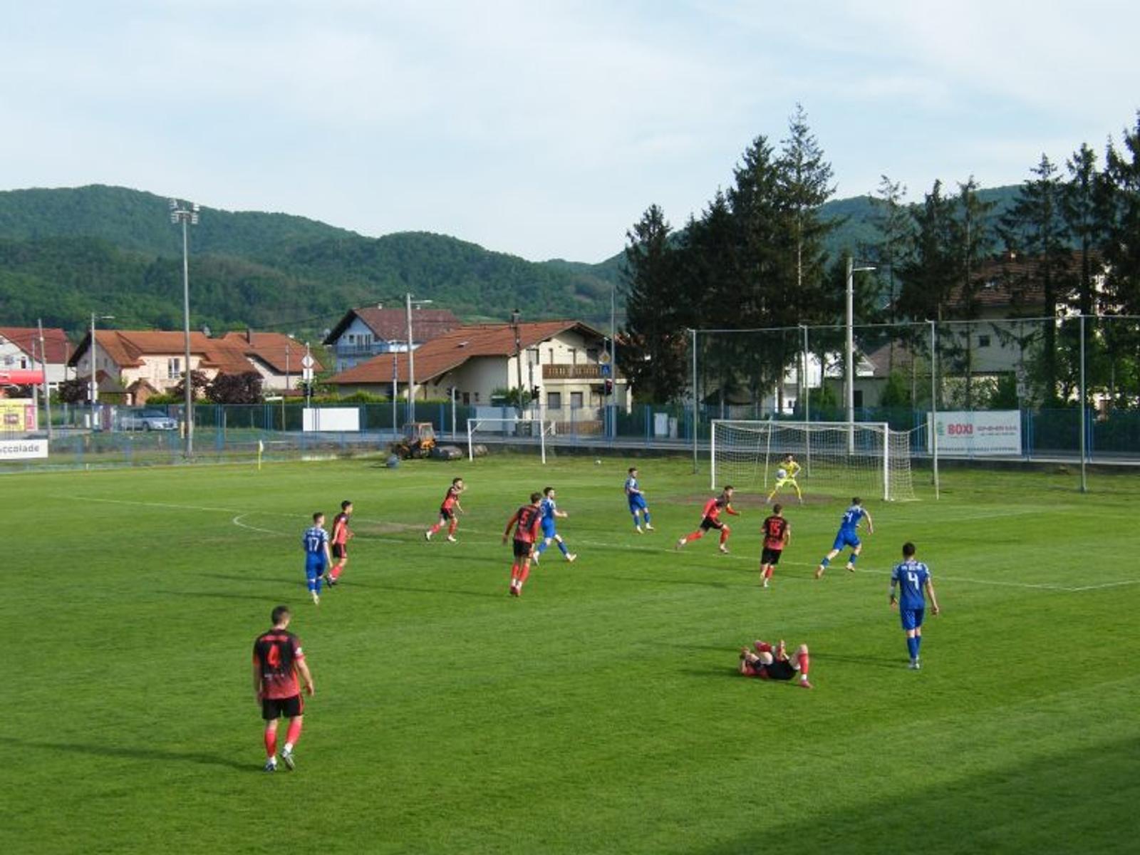 Nogomet – seniori ispali iz kupa, a ovaj vikend Bistra domaćinom najvećeg turnira u povijesti bistranskog sporta - fotografija 1
