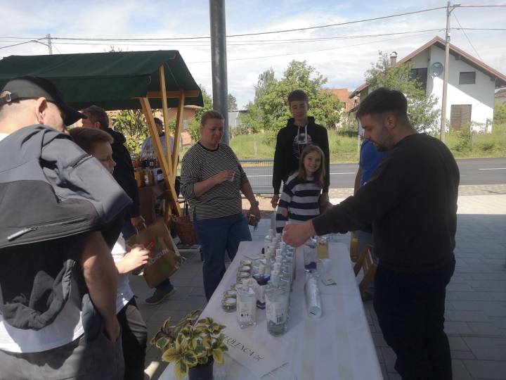 Bistranski plac – posjetiteljima priredili doručak - fotografija 2