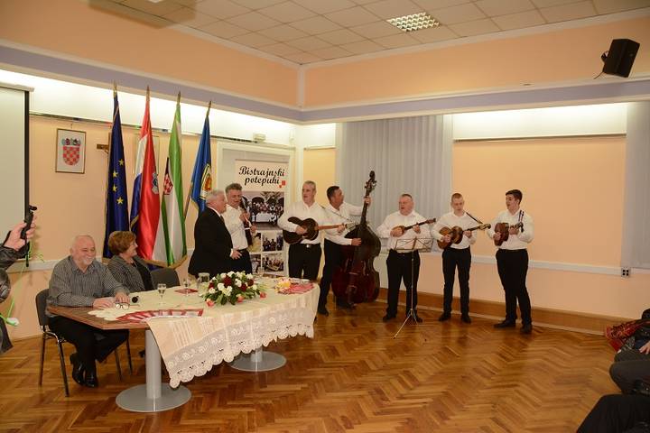 Bistrajnski potepuhi predstavili zbirku peozije Ivana Pokosa Iglića - fotografija 3