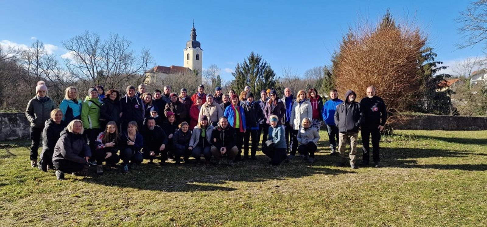 PD Bistra – pohodili Ozljem i okolicom - fotografija 4
