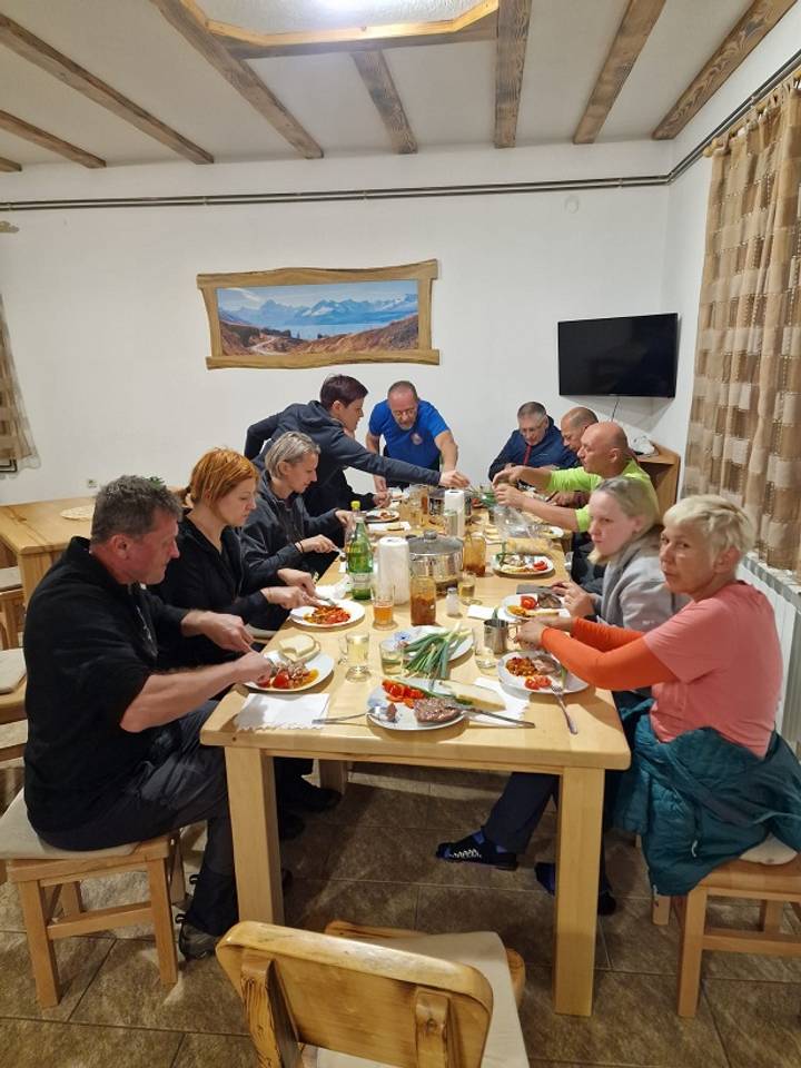 PD Bistra – krajem svibnja pohodili Srednji Velebit - fotografija 4
