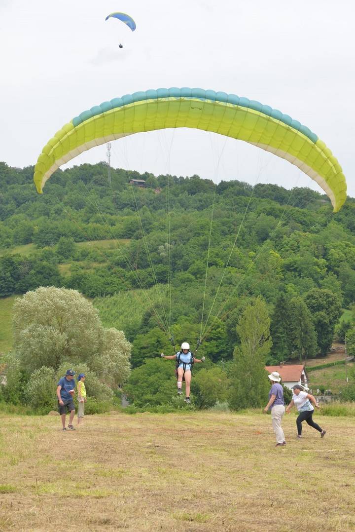 Parajedriličarstvo – izvanredni uspjesi hrvatskih pilota, među kojima i bistranskih letača Lane i Nikole Kumiša - fotografija 3