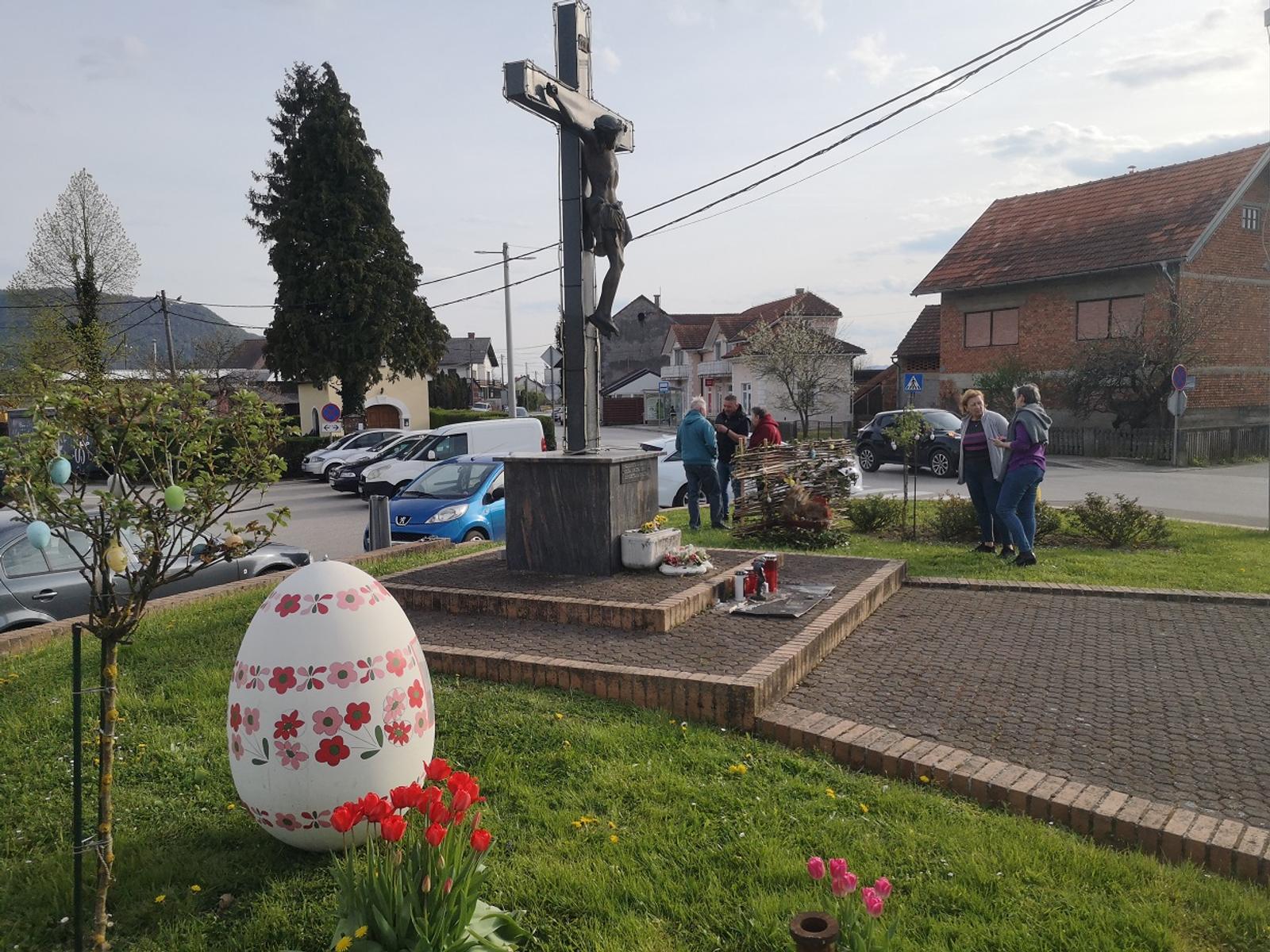 Potepuhi uredili centar Donje Bistre - fotografija 5