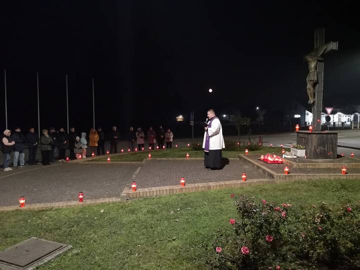 Bistra pamti žrtve Domovinskog rata - fotografija 7