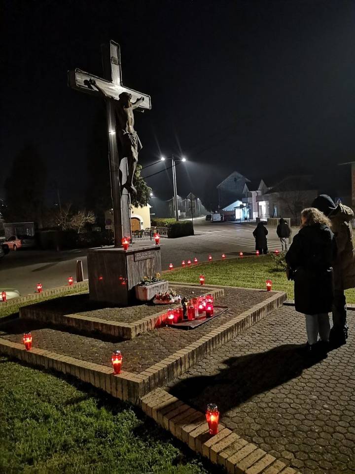 Bistra pamti žrtve Domovinskog rata - fotografija 3