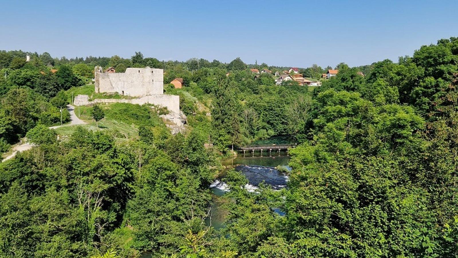 PD Bistra – doživjeli čari Baraćevih špilja, izvora Slunjčice i Rastoka - fotografija 1