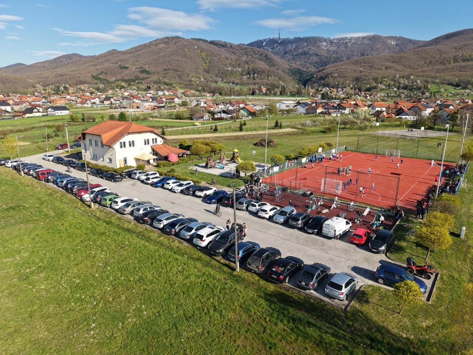Nogomet – Gorbi najbolji na turniru udruga - fotografija 4