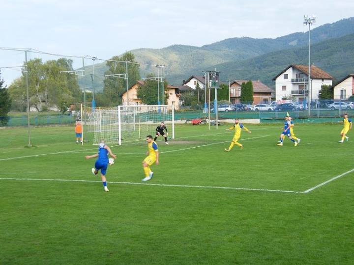 Nogomet – Bistra bolja od Samobora - fotografija 5