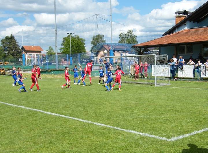 Nogomet – u Bistri održan tradicionalni turnir „Bistra Cup“ za limače, a seniori upisali poraz od HAŠK-a 1903 - fotografija 1