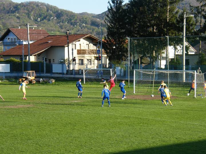 Nogomet – Bistra lovi priključak sa sredinom ljestvice - fotografija 2