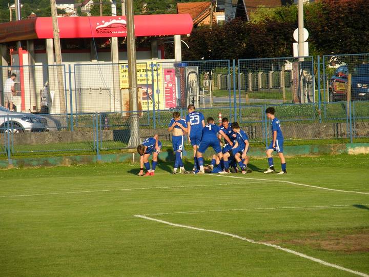 Nogomet – pioniri Bistre pobjednici Kupa NS Zaprešić - fotografija 2