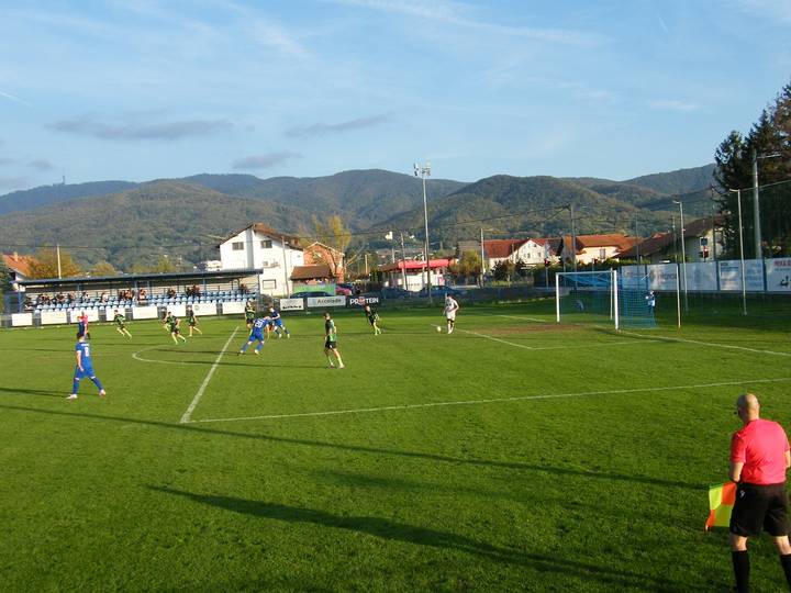 Igra pred golom tijekom utakmice Bistre i petrinjske Mladosti