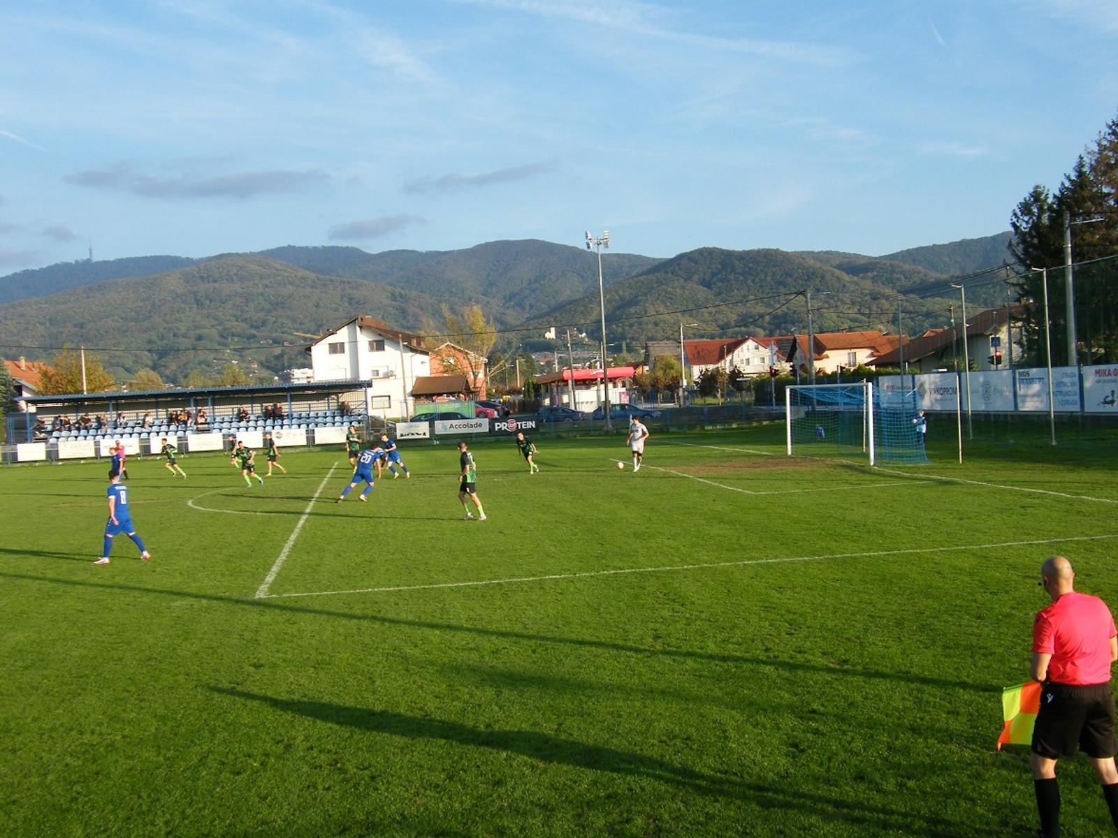 Igra pred golom tijekom utakmice Bistre i petrinjske Mladosti