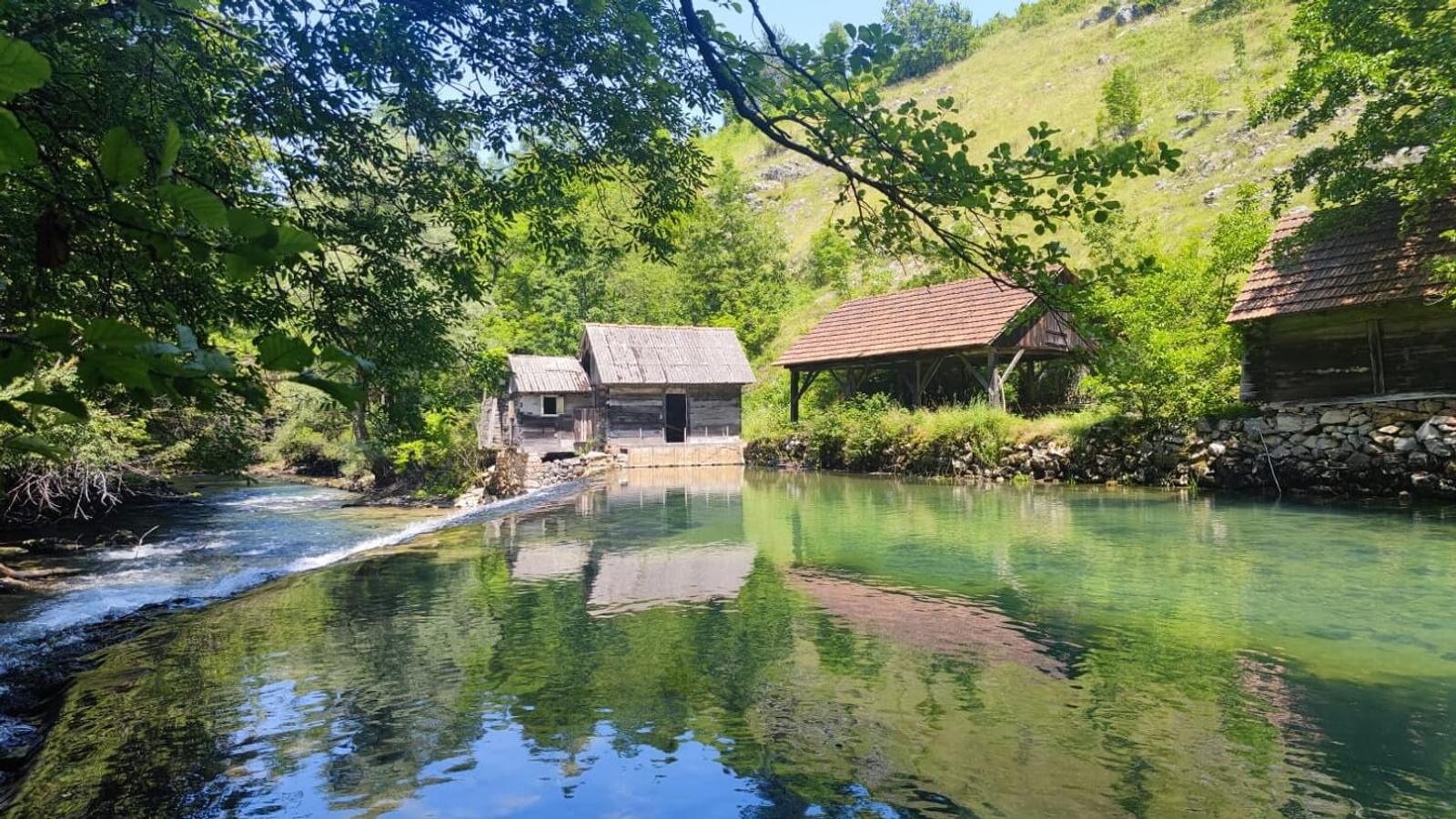 PD Bistra – doživjeli čari Baraćevih špilja, izvora Slunjčice i Rastoka - fotografija 6