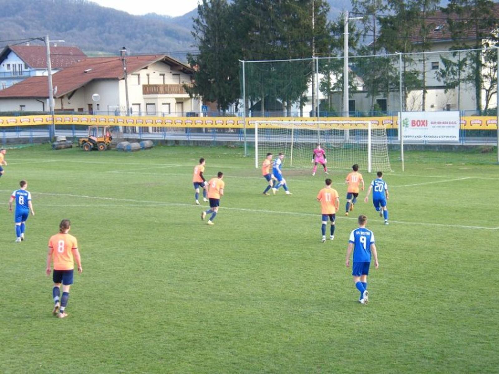 <strong>Nogomet – Bistra bolja od Ponikvi</strong> - fotografija 1