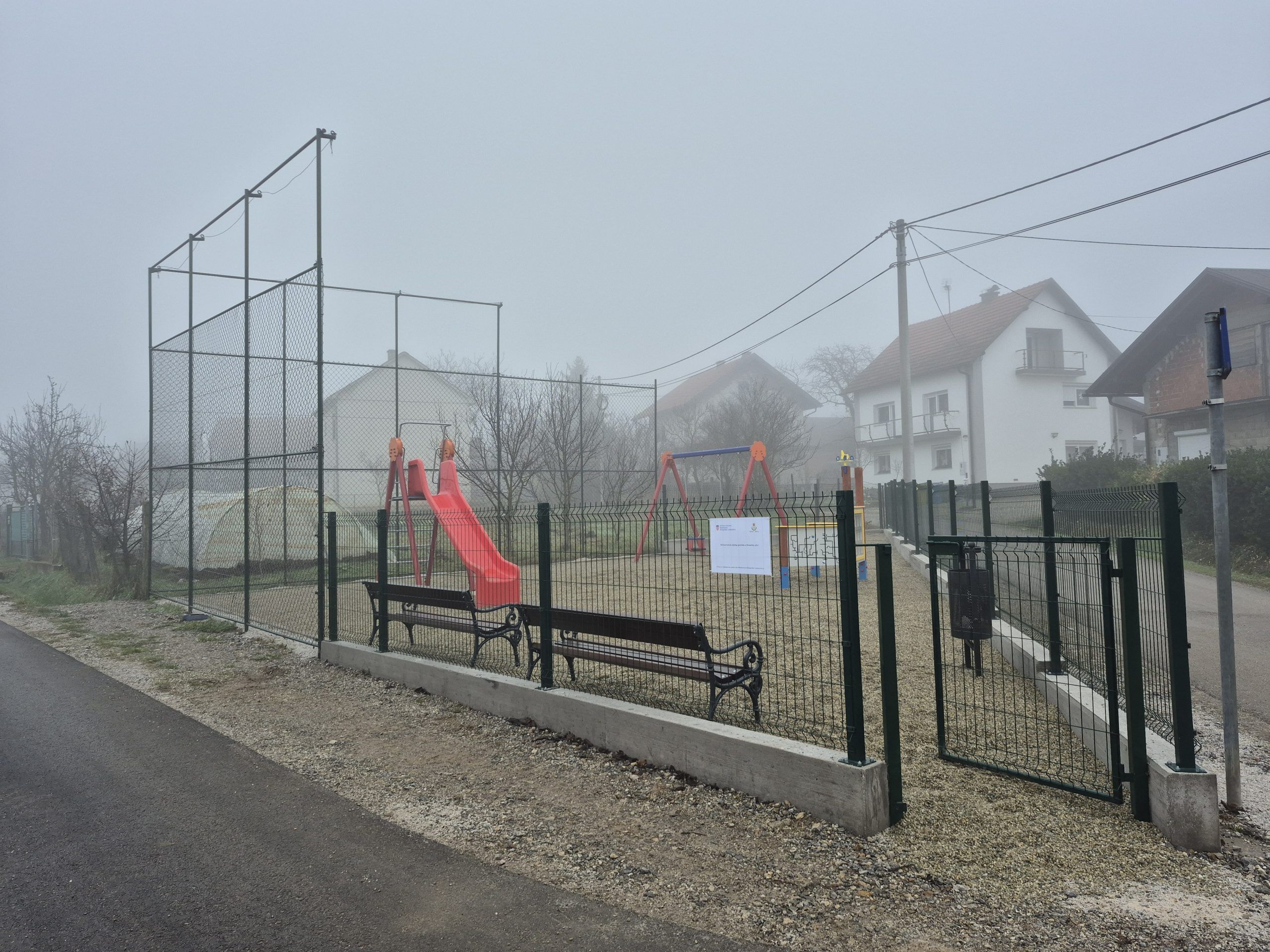 Rekonstrukcija dječjeg igrališta u Strmečkoj ulici.