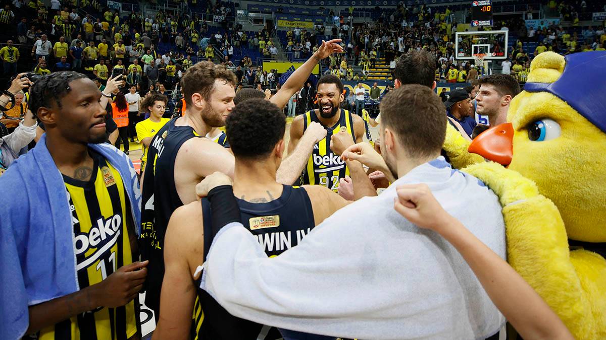 Fenerbahçe Beko, play-off çeyrek final serisinde 1-0 öne geçti