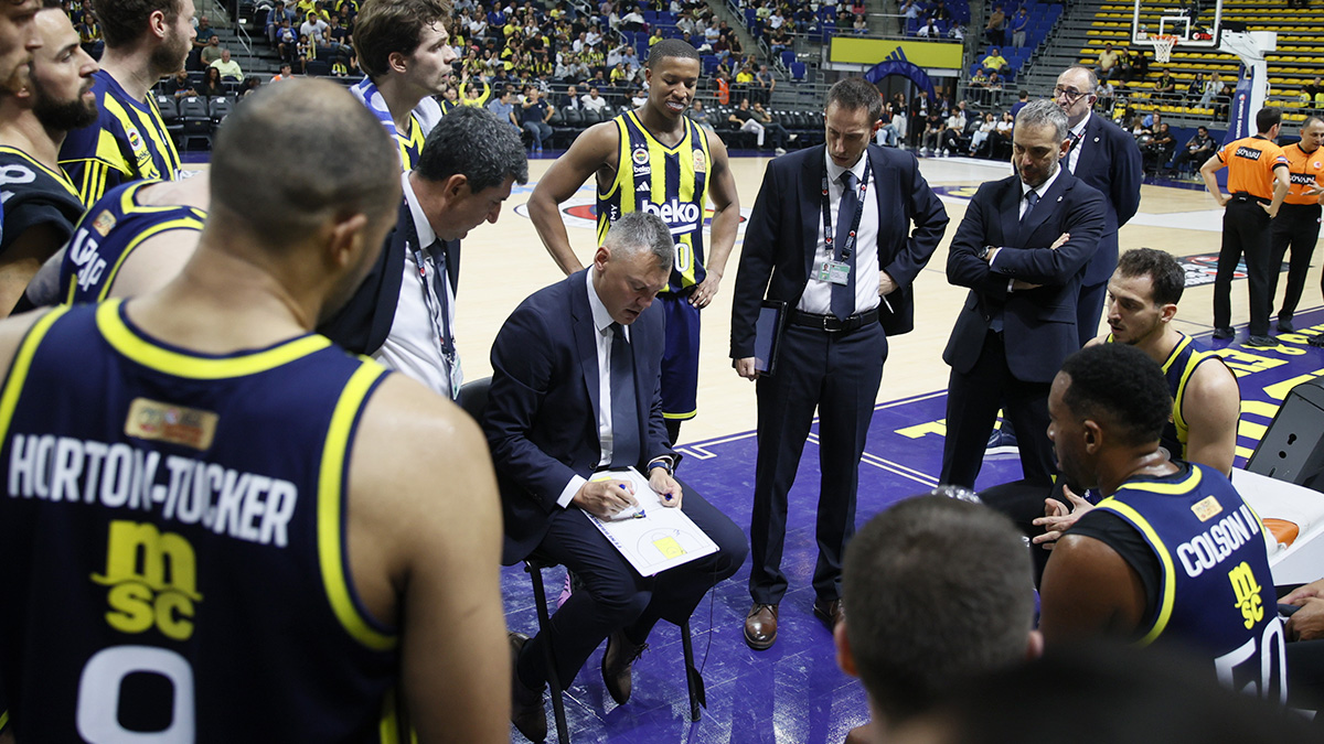 Olympiacos - Fenerbahçe Beko Maçı Ertelendi.