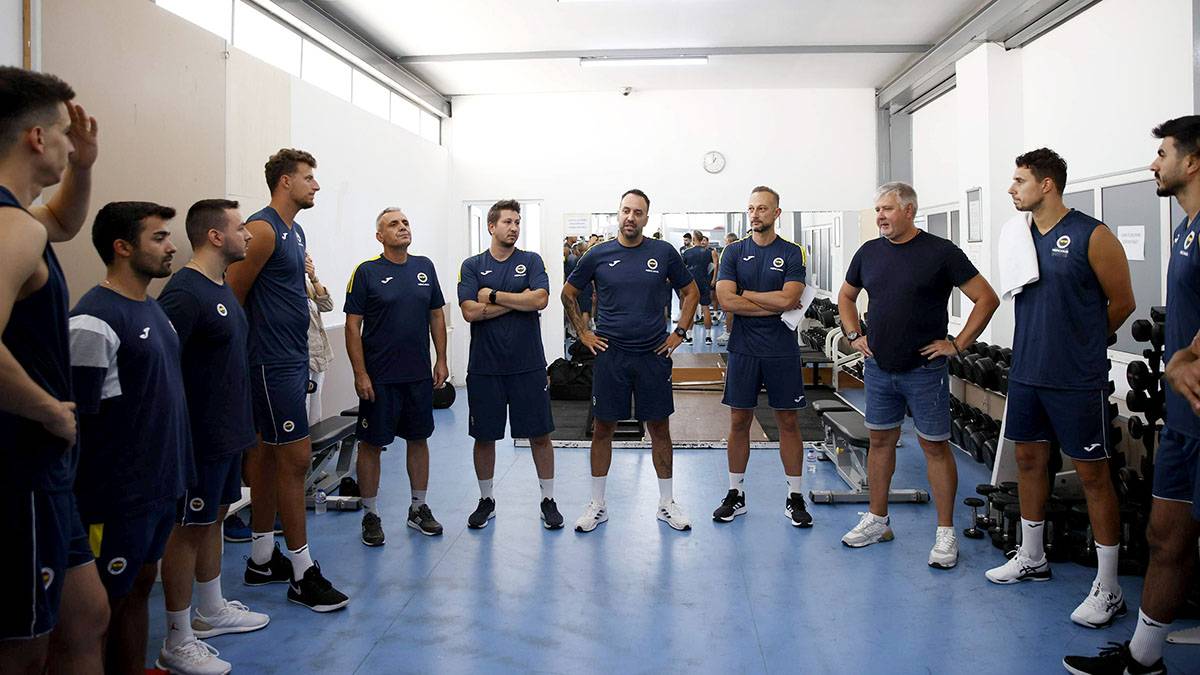 Erkek Voleybolcularımız Sezonu Açtı