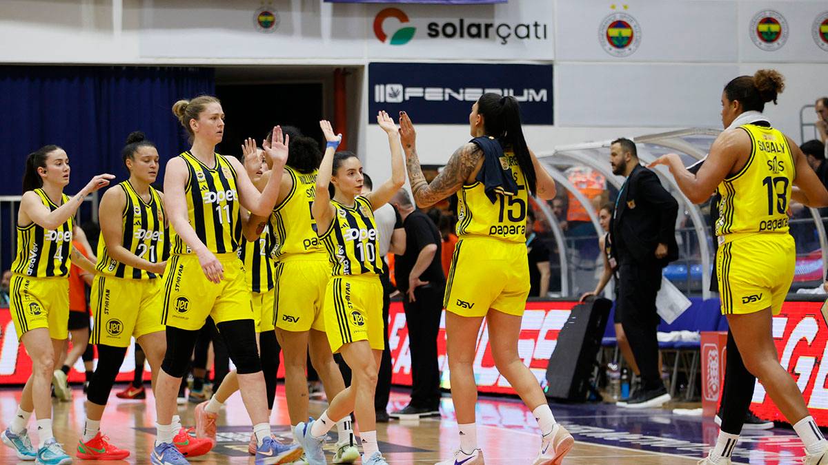 Fenerbahçe Opet, ING KBSL final serisinde 1-0 öne geçti