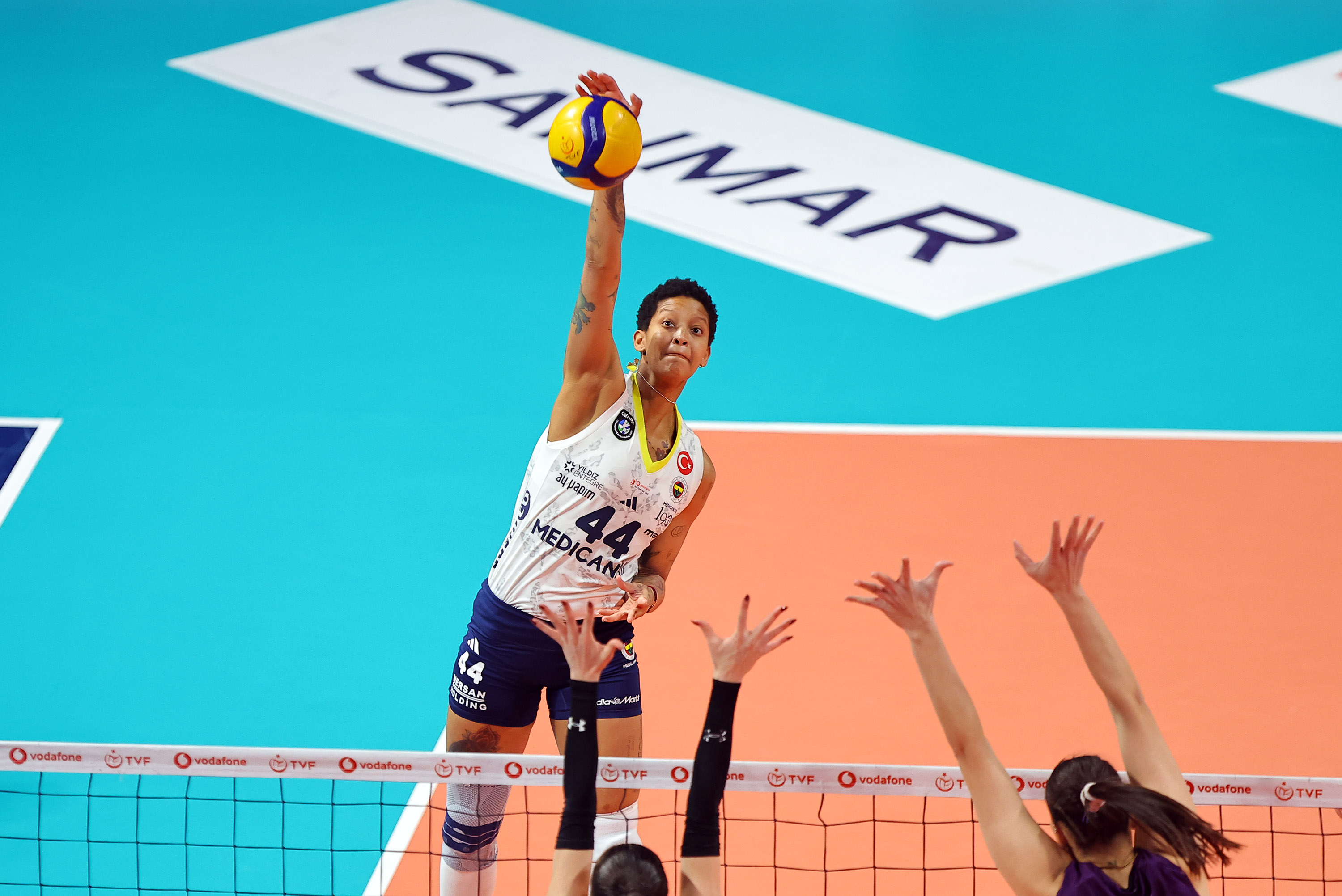 Fenerbahçe Medicana 2-3 Zeren Spor