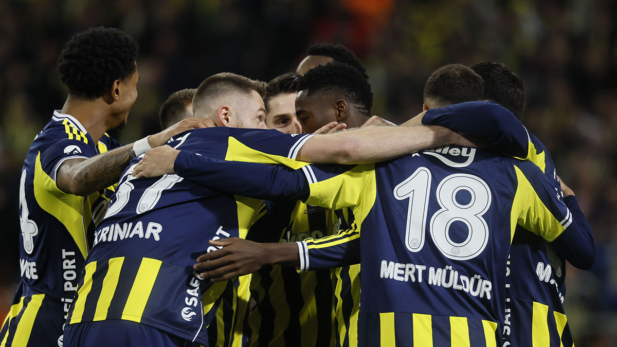 Fenerbahçemiz, Süper Kupada Adını Finale Yazdırdı.