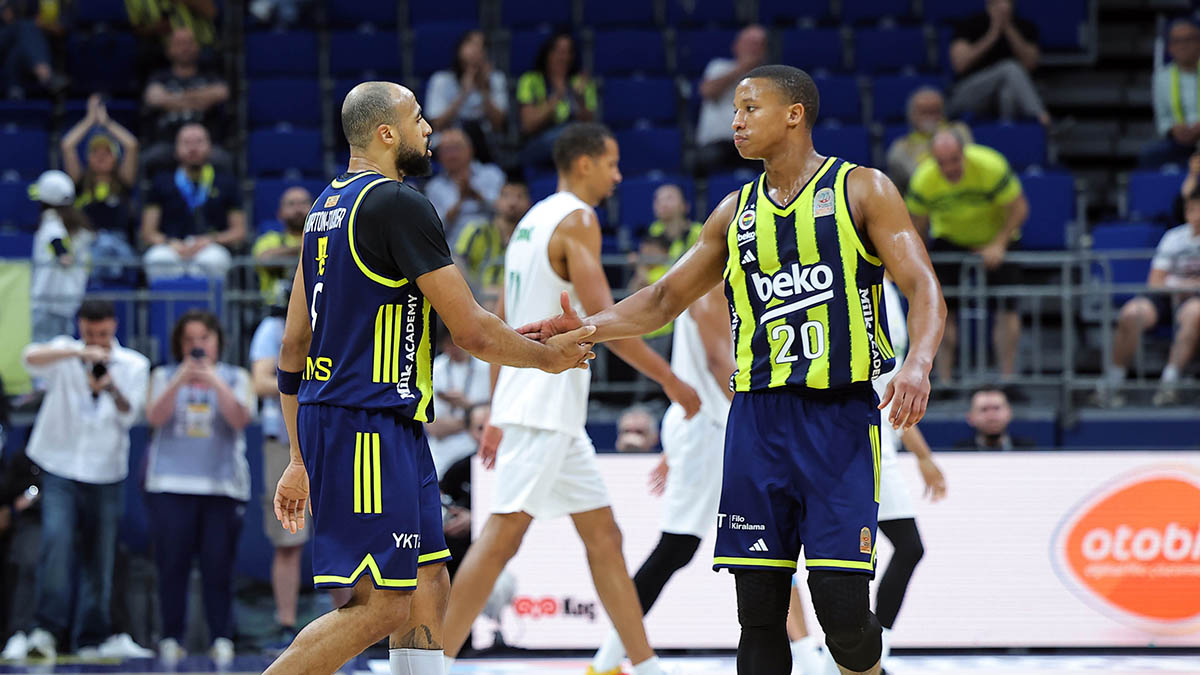 Fenerbahçe Beko, çeyrek final serisinde 1-0 öne geçti