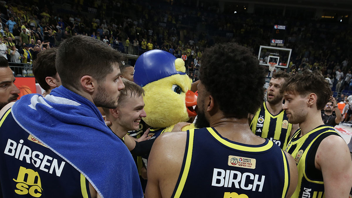 Fenerbahçe Beko, yarı final serisinde 2-0 öne geçti