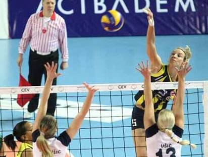 6 Ocak 2011, Fenerbahçe: 3 - Zok Split: 0