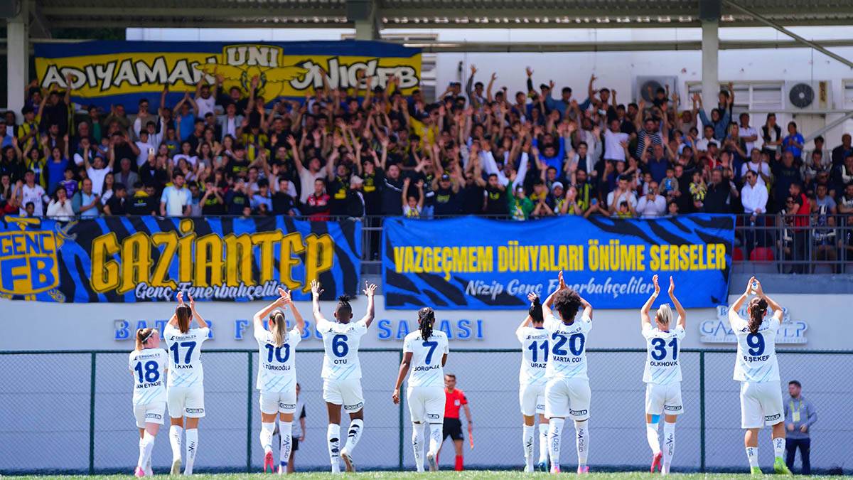Fenerbahçe Petrol Ofisi, ligi ikinci sırada tamamladı.
