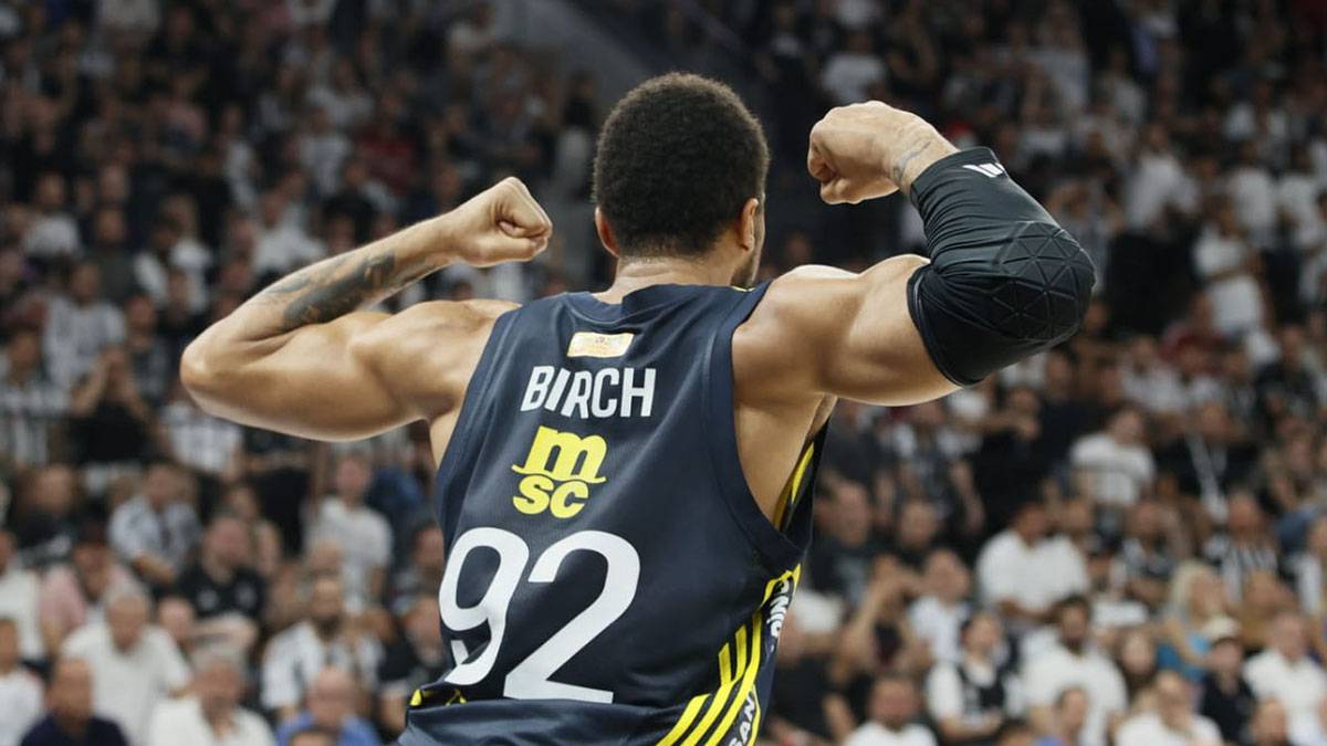 Khem Birch bir sezon daha Fenerbahçe Beko’da