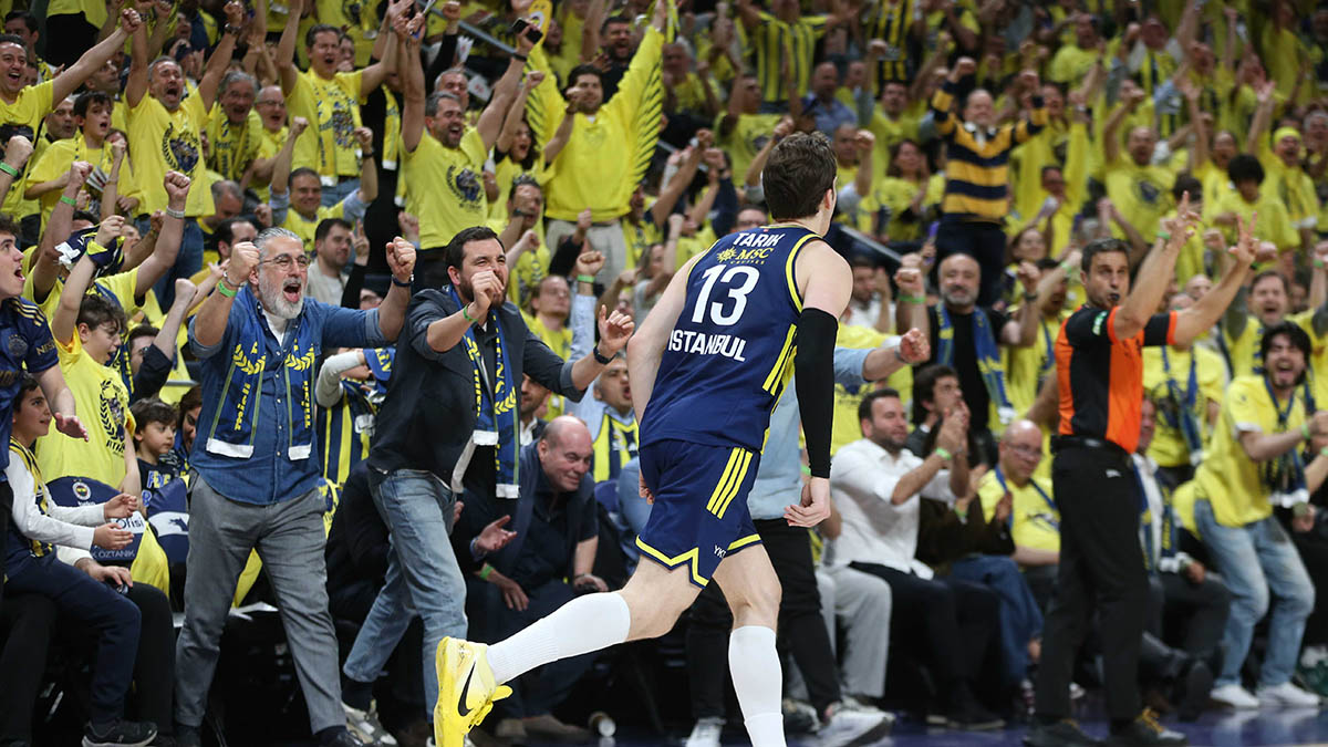 Fenerbahçe Beko, play-off serisinde 1-0 öne geçti!Fenerbahçe Beko, play-off serisinde 1-0 öne geçti!
