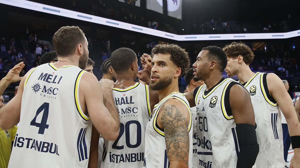 Anadolu Efes 69-79 Fenerbahçe Beko