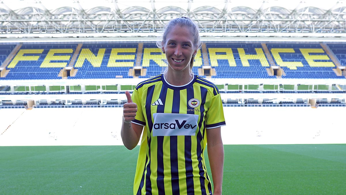 Transfer: Zsanett Bernadett Kaján