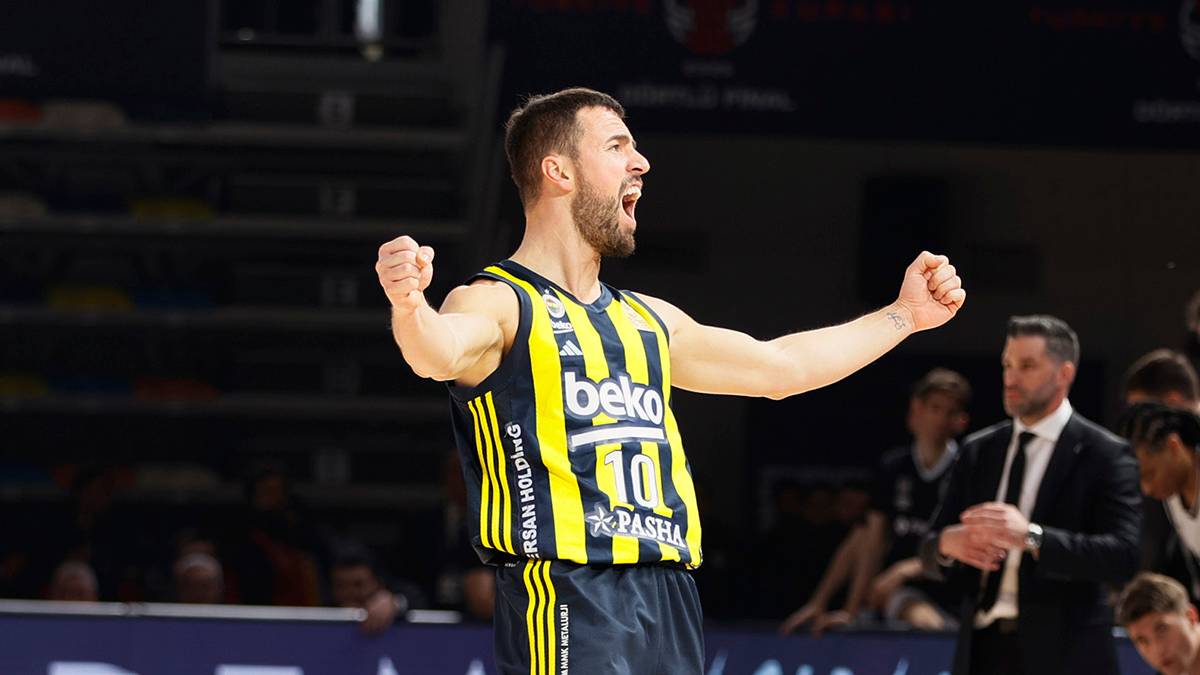 Kaptanımız Melih Mahmutoğlu bir yıl daha Fenerbahçe Beko’da