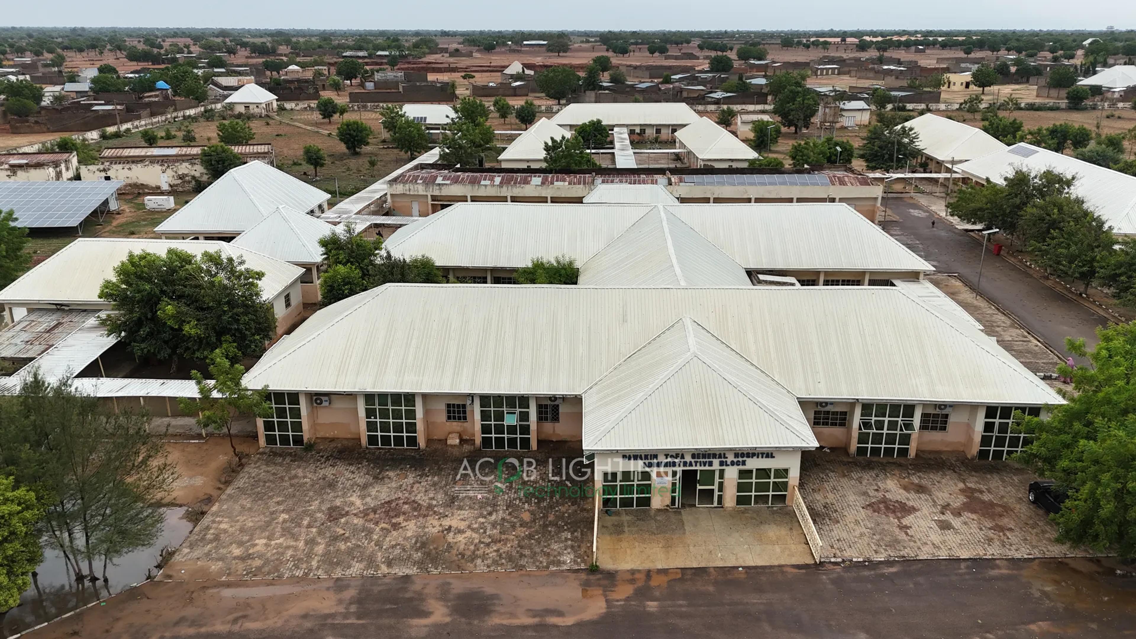 Solar power and battery storage installations at Dawakin Tofa General Hospital, Kano State (dawakin-tofa-general-hospital-4)