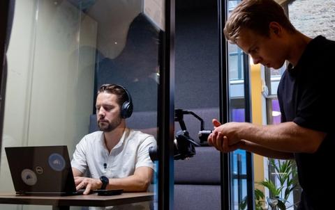”Att inte välja att köra en elbil nu är som att köpa en cd-skiva samtidigt som Spotify lanseras. Otänkbart.”