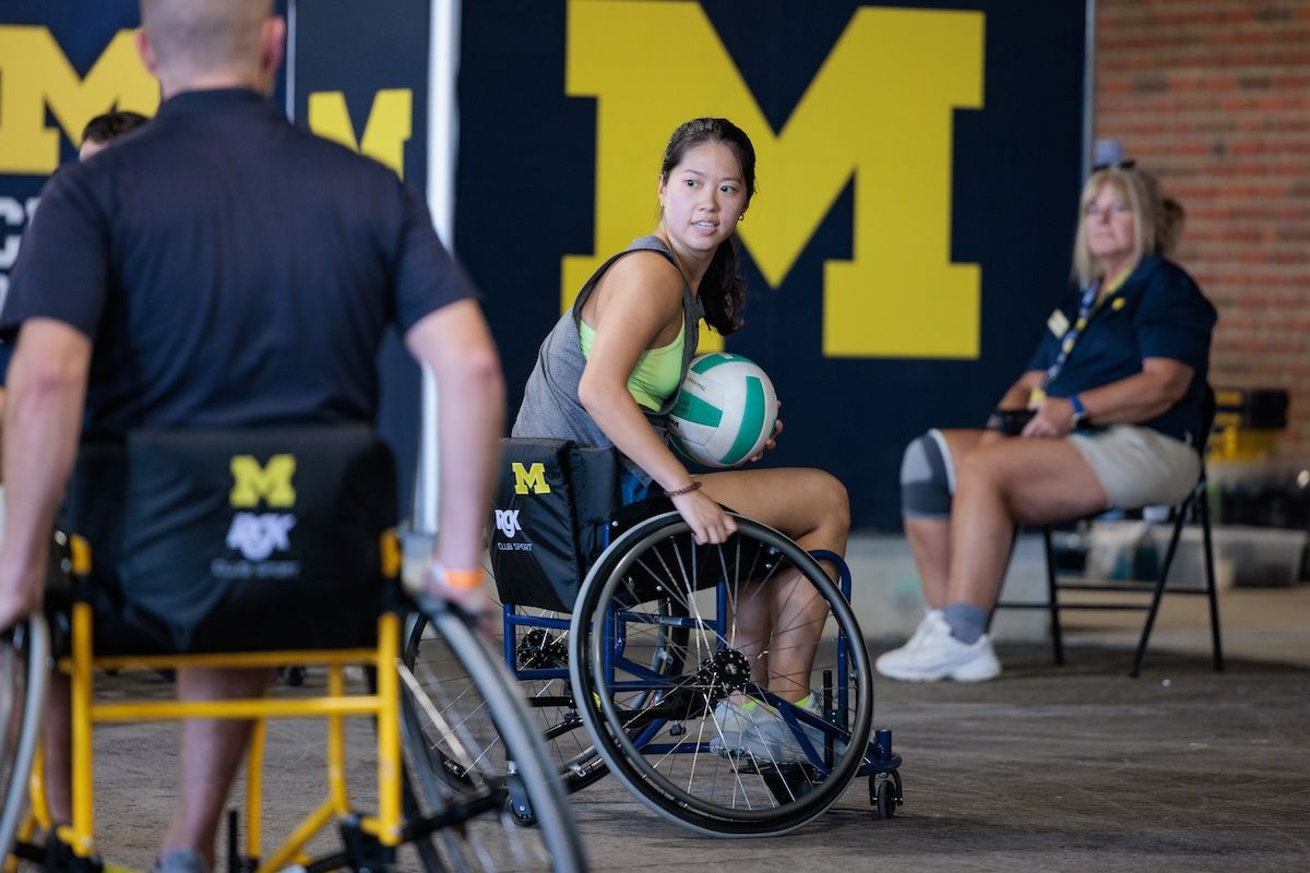 People playing wheelchair basketball