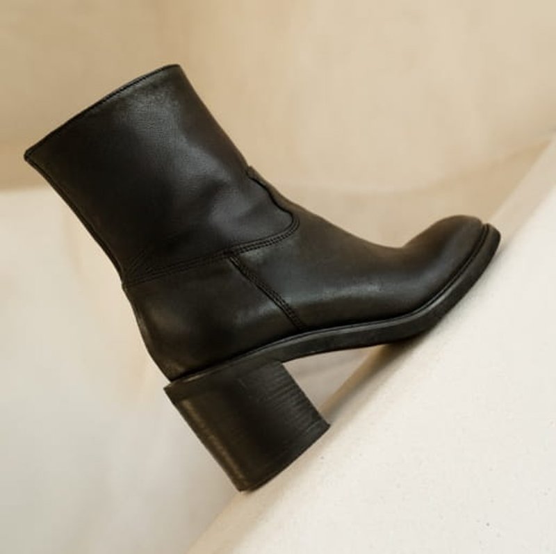 Best Boots To Wear With Wide Leg Trousers