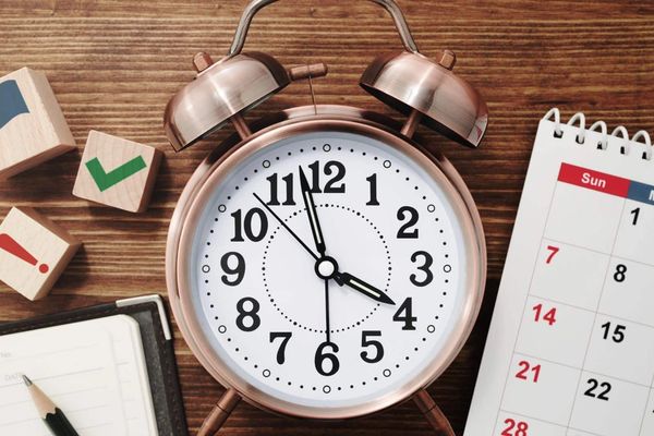 A Guide to Making a Project Management Calendar (w/ Tools)